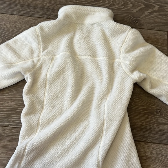 patagonia quarter zip - Picture 3 of 3